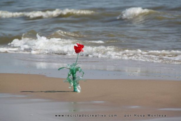 Flores con botellas de plástico