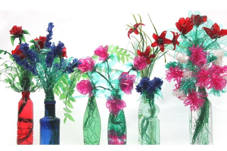 Flores con botellas de plástico