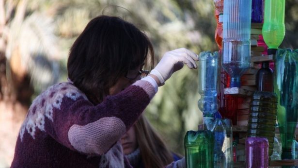 Árbol de Navidad con botellas de plástico