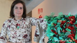 Arbol Navidad reciclando bolsas de plástico - RosaMontesa