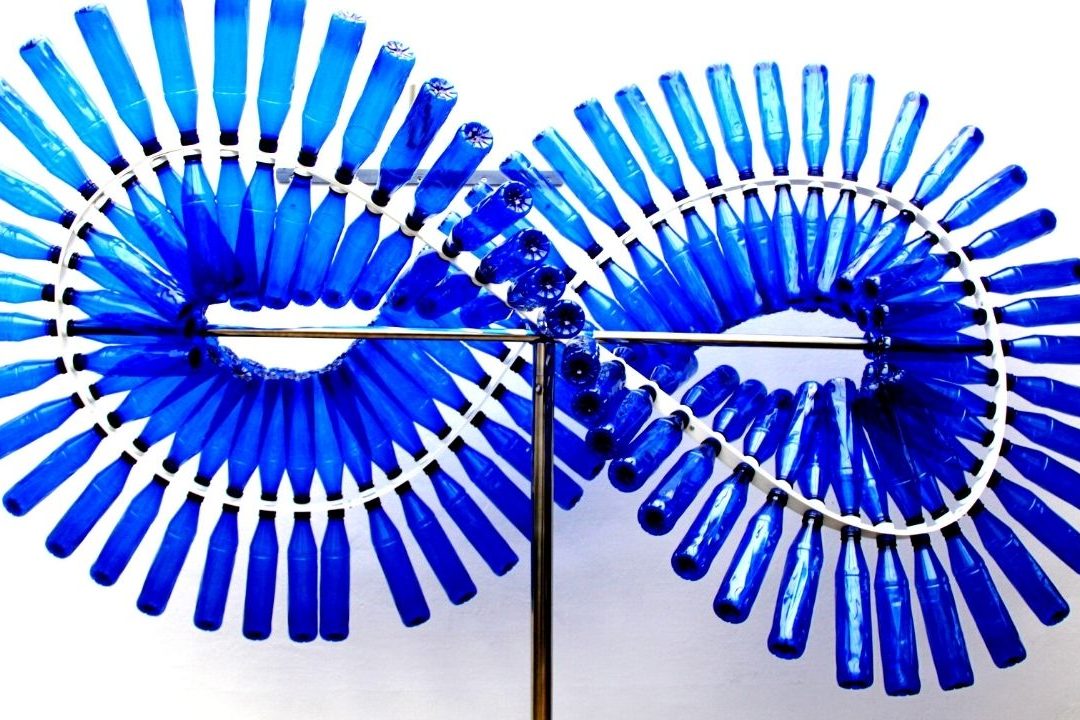 Moebius con botellas de plástico - escultura - Rosa Montesa