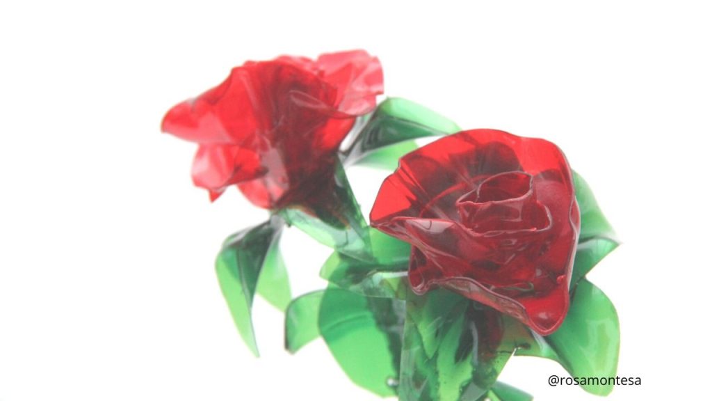 Flores con plástico reciclado