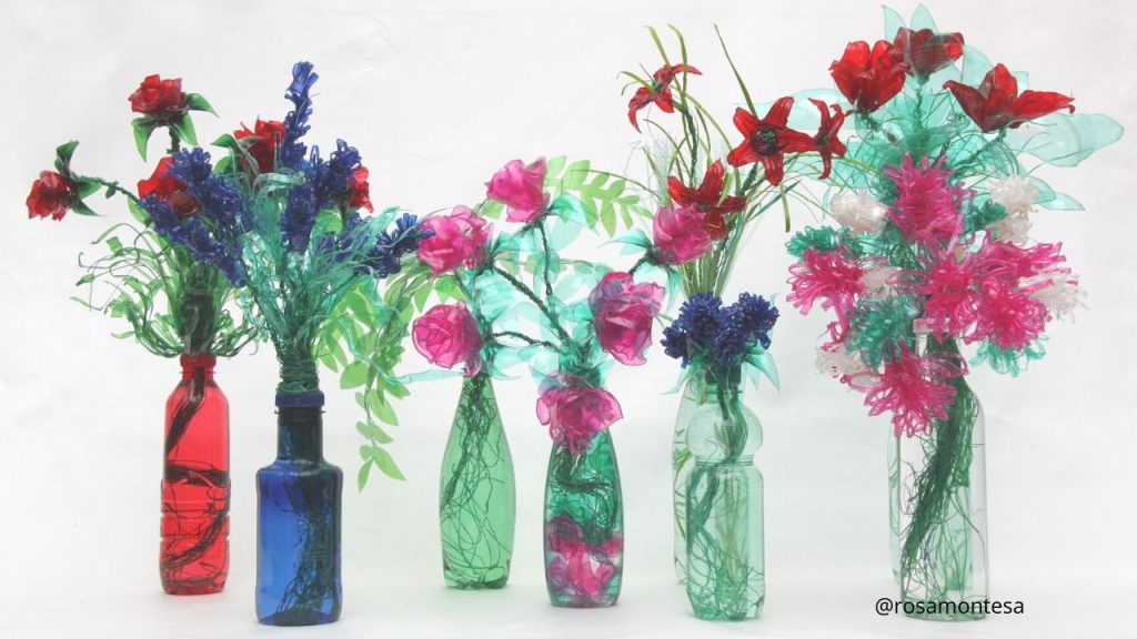 Flores con plástico reciclado