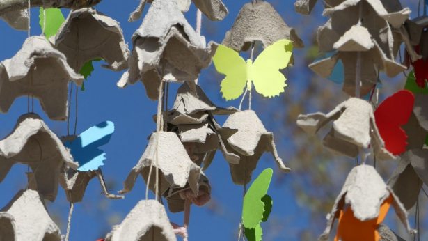 Guirnaldas con hueveras de cartón